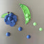 Creative acrylic fruits and vegetables three-dimensional particle magnet grape / pea mother and child magnet group cute and interesting H7TRMI - CHL-STORE 