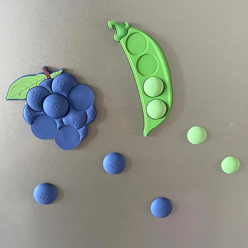 Creative acrylic fruits and vegetables three-dimensional particle magnet grape / pea mother and child magnet group cute and interesting H7TRMI - CHL-STORE 