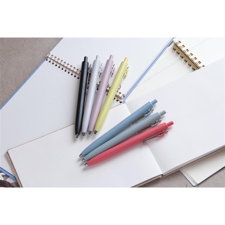 UNI UMNSF05F uni-ball one feel Everyday Landscape Series 0.38mm 0.5mm Black Ink Gel Pen Thick Ink - CHL-STORE 